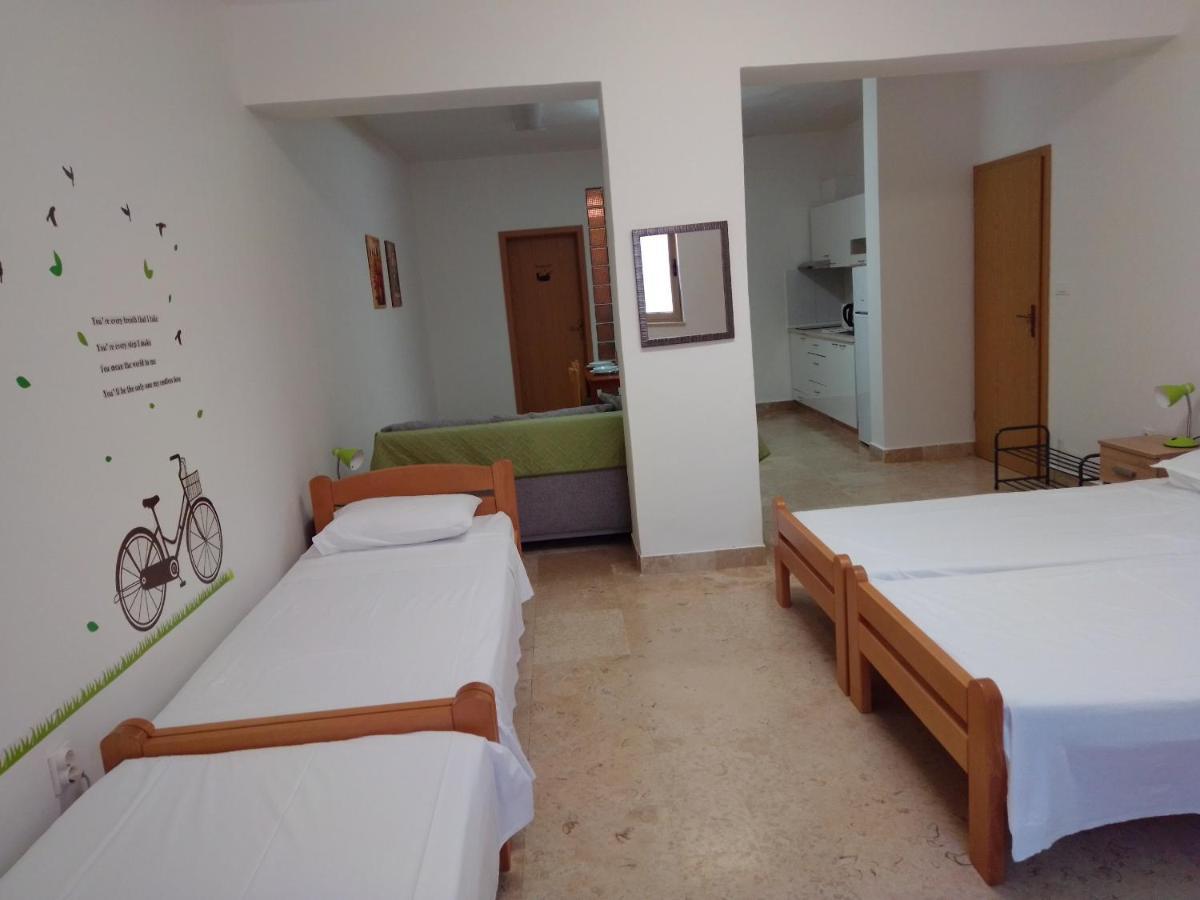 Apartman Sendi Pula Exterior photo